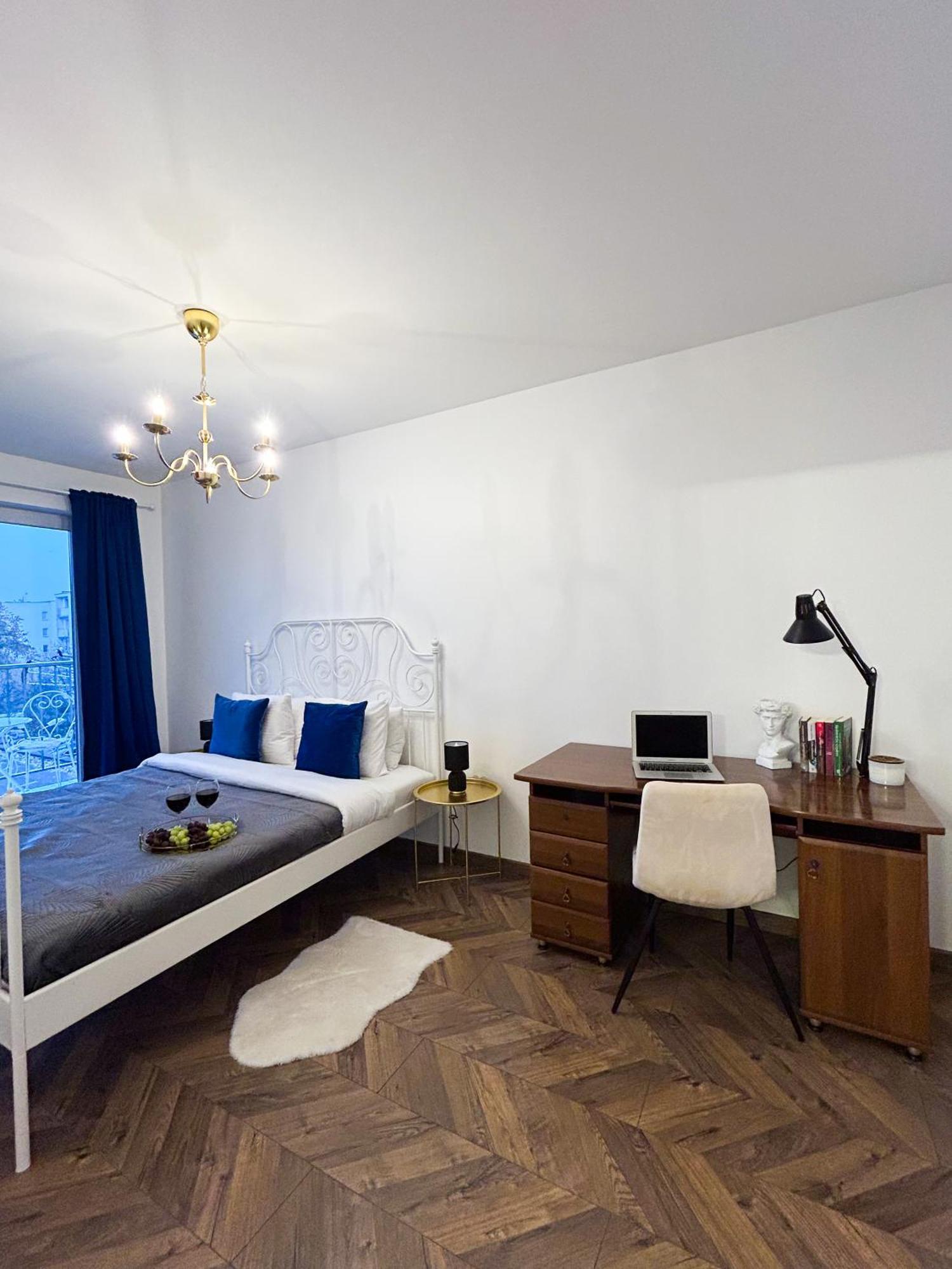 Apartment Lumina Cozy In Heart Of